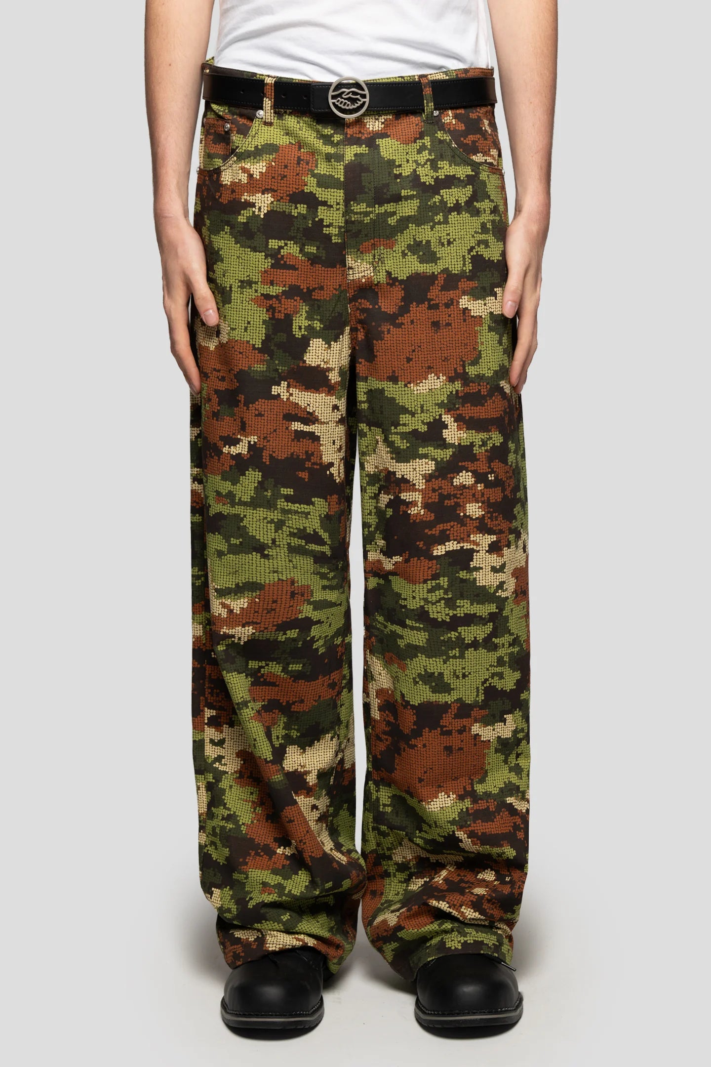 Front view of the digital militar print pants relaxed fit baggy designed by 93 sierra crosses