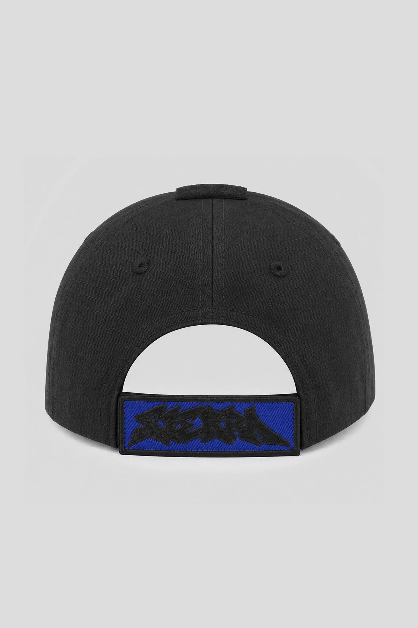 Black cap with Sierra logo patch on the adjustable back strap, product back view 93 SIERRA/CROSSES